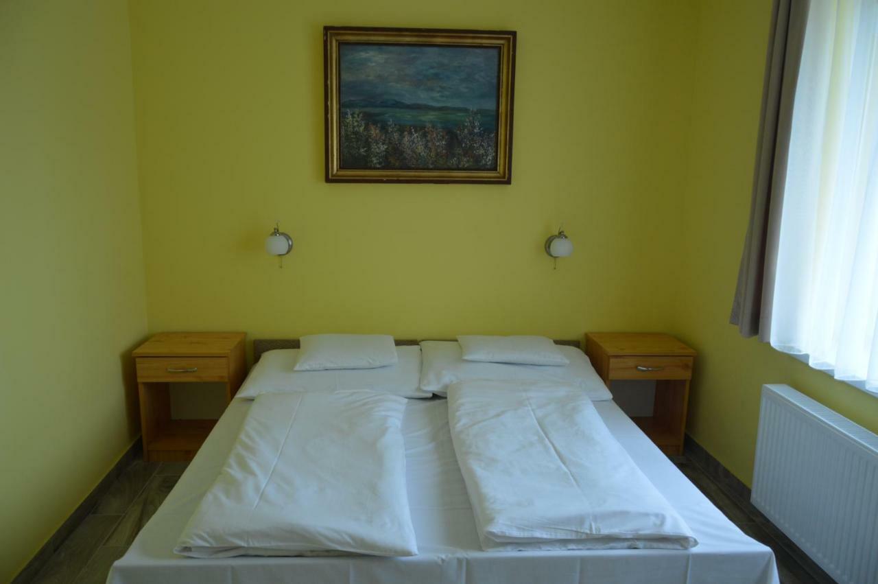 Varga Apartman Hévíz Esterno foto