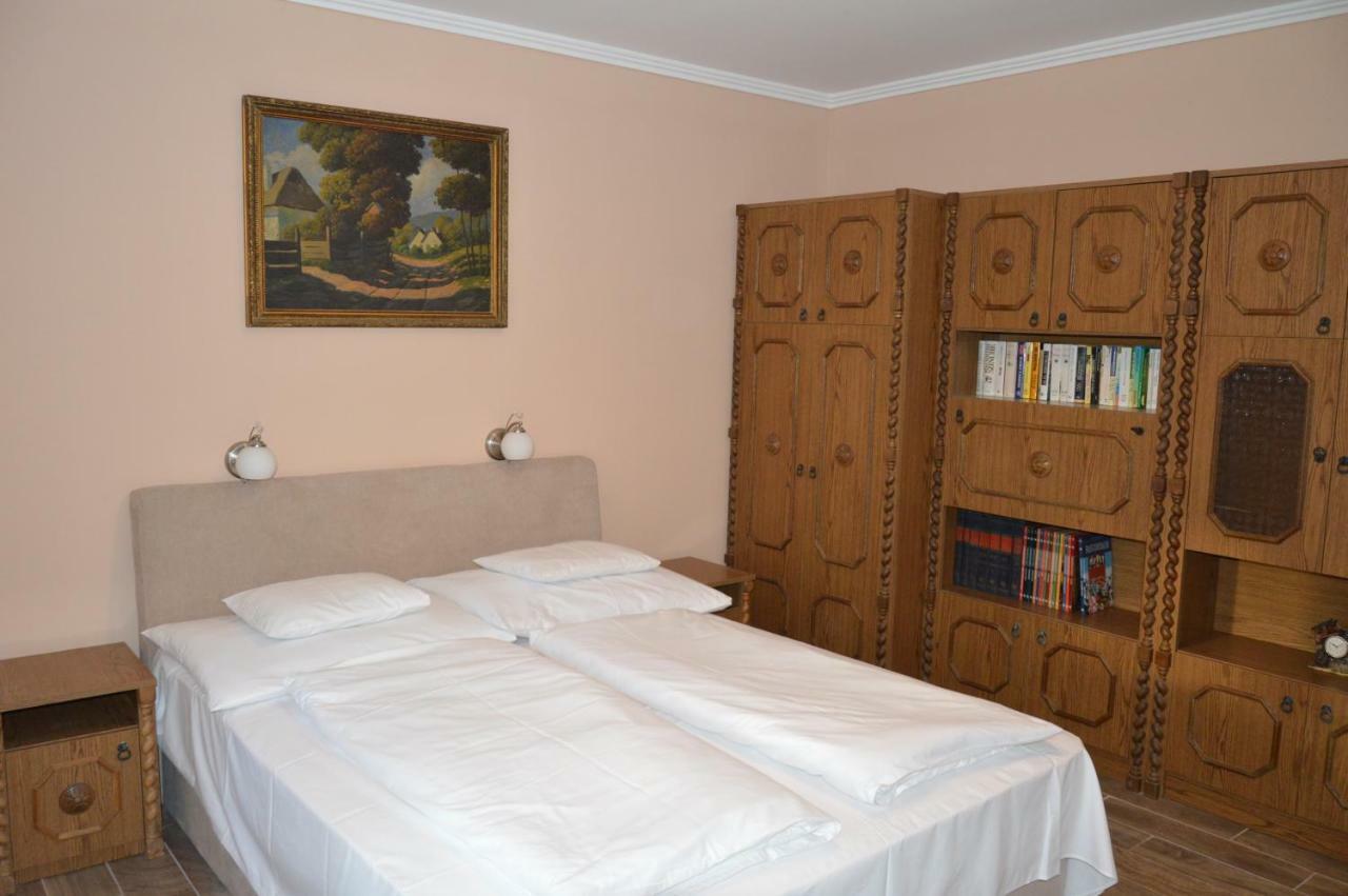 Varga Apartman Hévíz Esterno foto