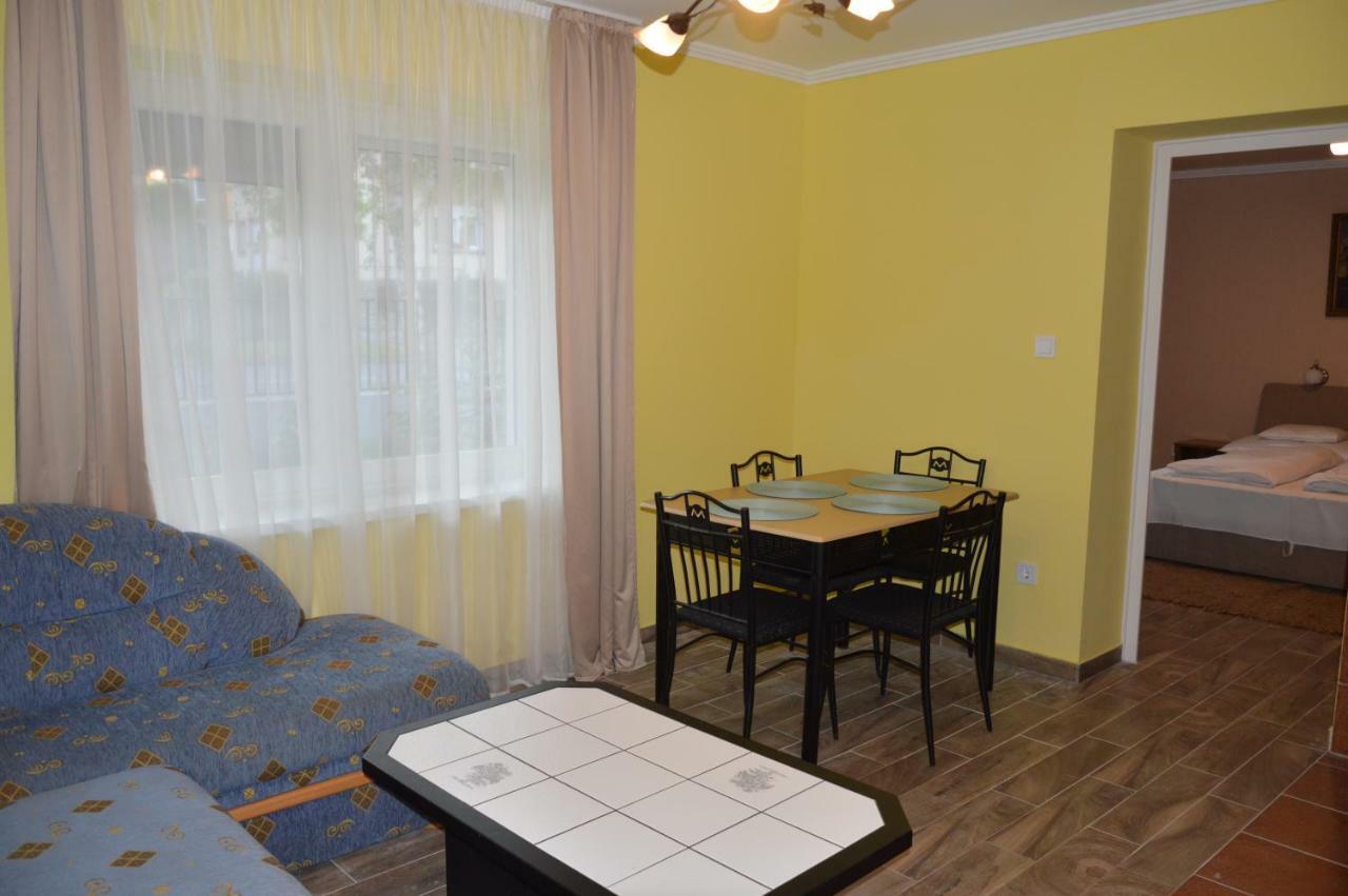 Varga Apartman Hévíz Esterno foto