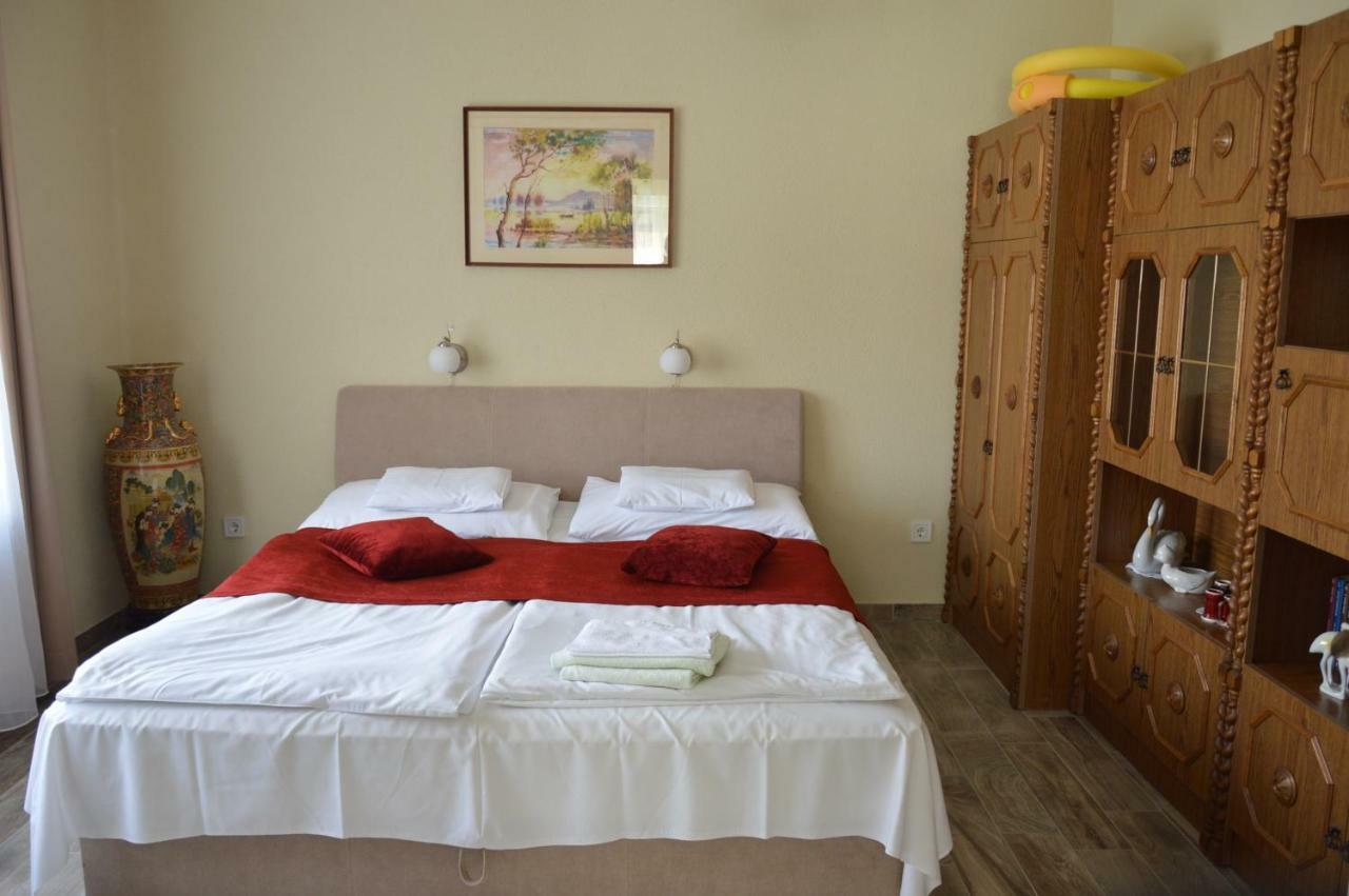 Varga Apartman Hévíz Esterno foto