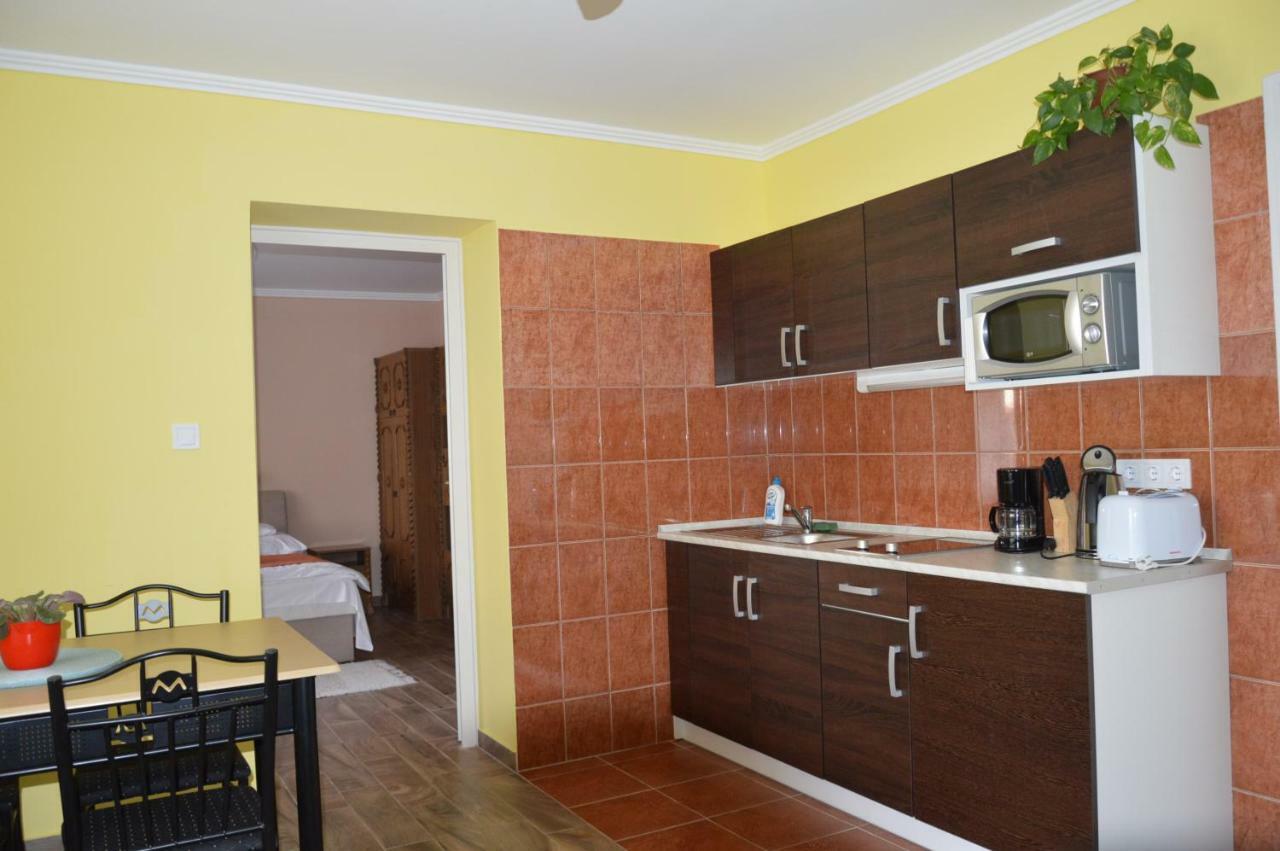 Varga Apartman Hévíz Esterno foto