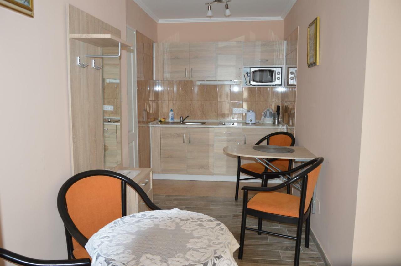Varga Apartman Hévíz Esterno foto
