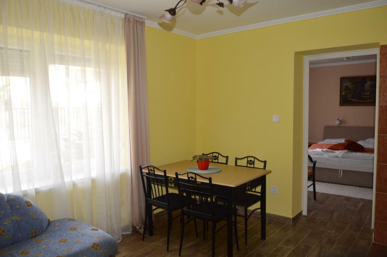 Varga Apartman Hévíz Esterno foto
